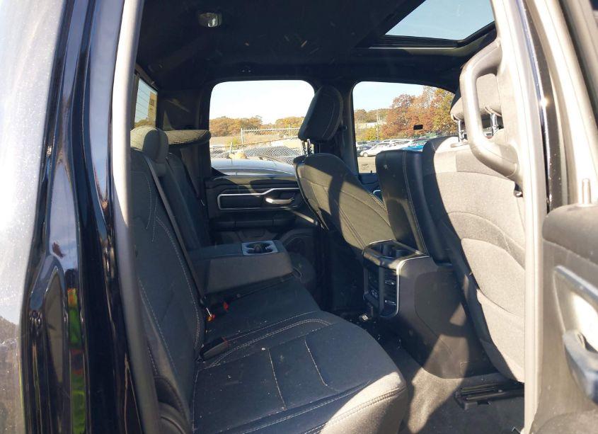 Photo 8 of 2021 Ram 1500 BIG HORN 4X4 6'4" BOX (VIN 1C6SRFBTXMN796541)