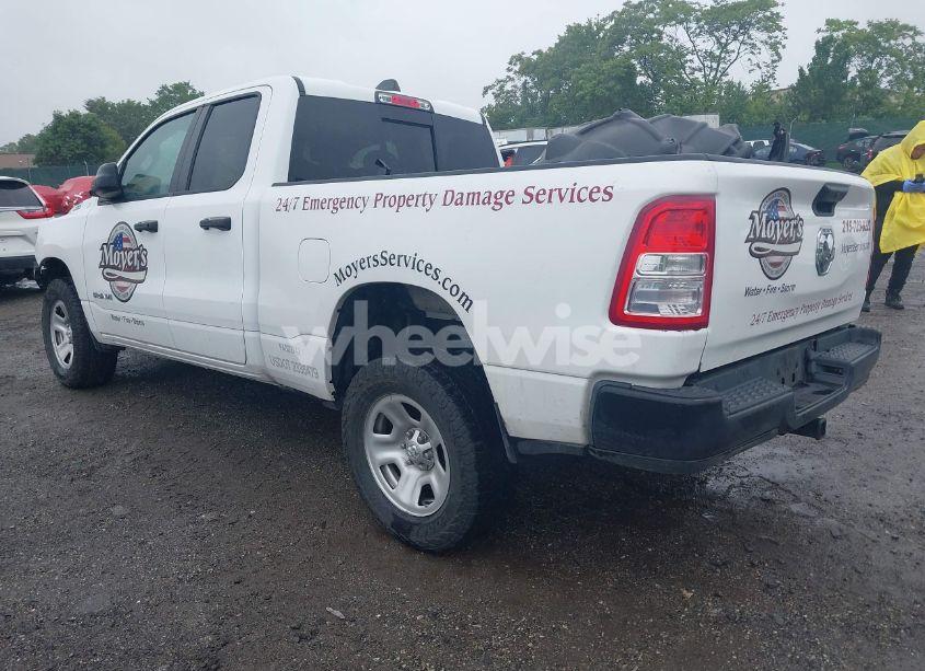 Photo 3 of 2022 Ram 1500 TRADESMAN 4X4 6'4 BOX (VIN 1C6SRFCT2NN213959)