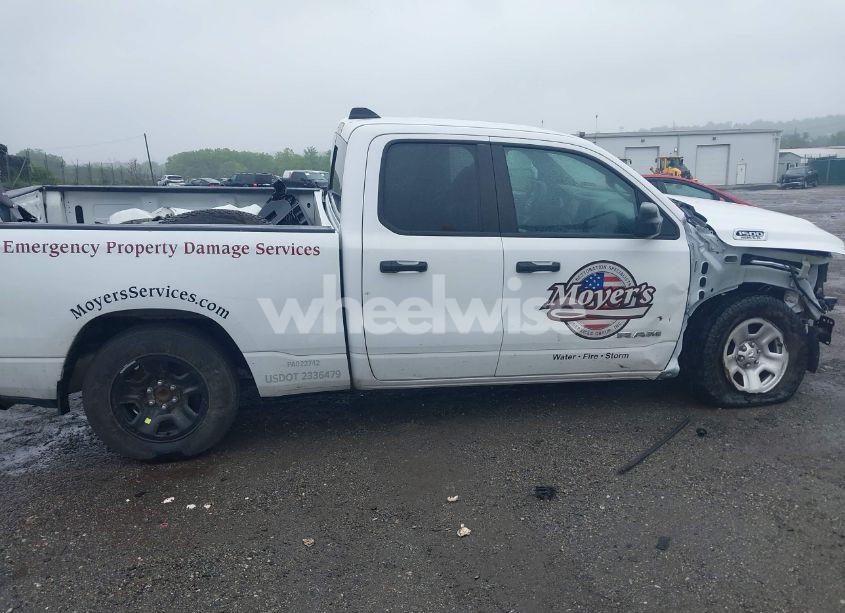 Photo 5 of 2022 Ram 1500 TRADESMAN 4X4 6'4 BOX (VIN 1C6SRFCT2NN213959)