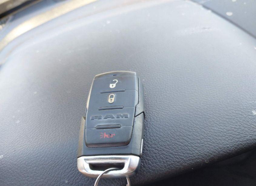 Photo 11 of 2019 Ram 1500 TRADESMAN 4X4 6'4 BOX (VIN 1C6SRFCT5KN609282)