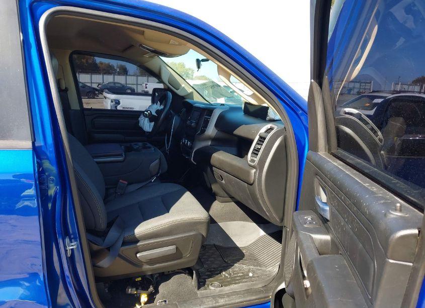 Photo 5 of 2019 Ram 1500 TRADESMAN 4X4 6'4 BOX (VIN 1C6SRFCT5KN609282)