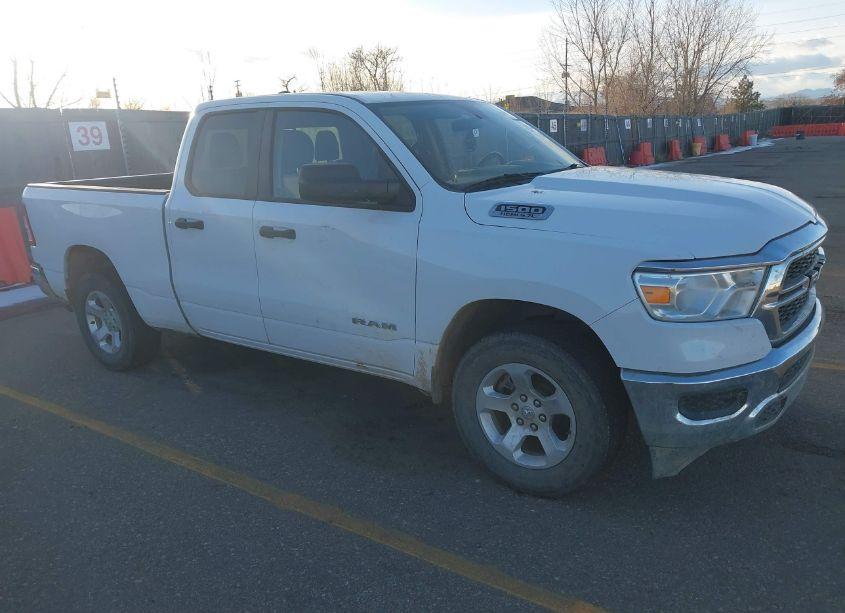 2019 Ram 1500 TRADESMAN 4X4 6'4 BOX (VIN 1C6SRFCT7KN602169) main photo