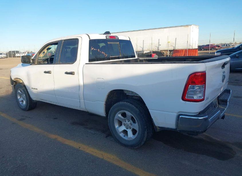 Photo 3 of 2019 Ram 1500 TRADESMAN 4X4 6'4 BOX (VIN 1C6SRFCT7KN602169)