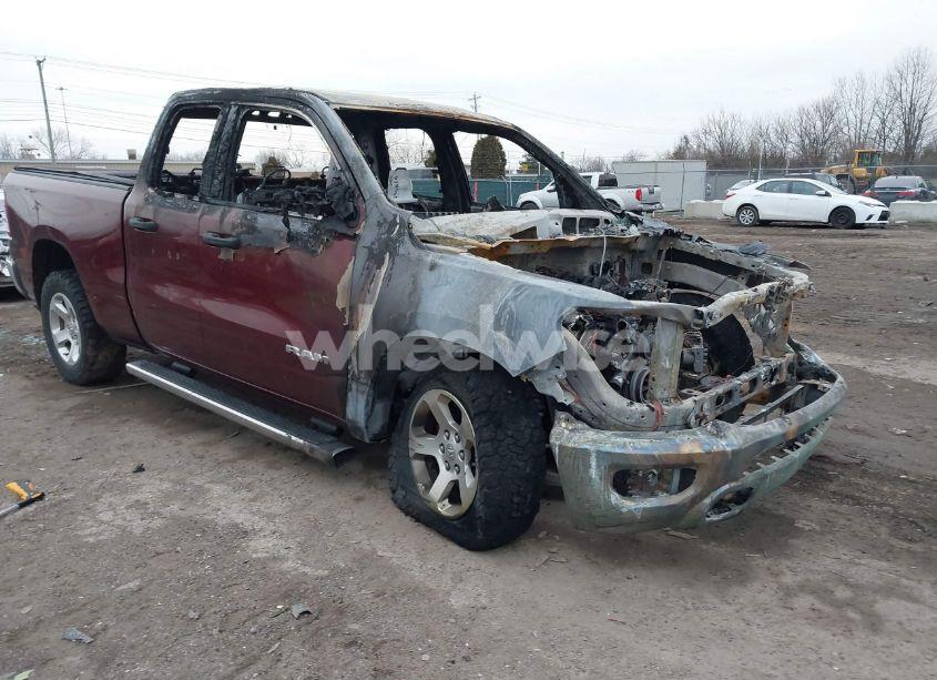 2019 Ram 1500 TRADESMAN 4X4 6'4 BOX (VIN 1C6SRFCTXKN662298) main photo