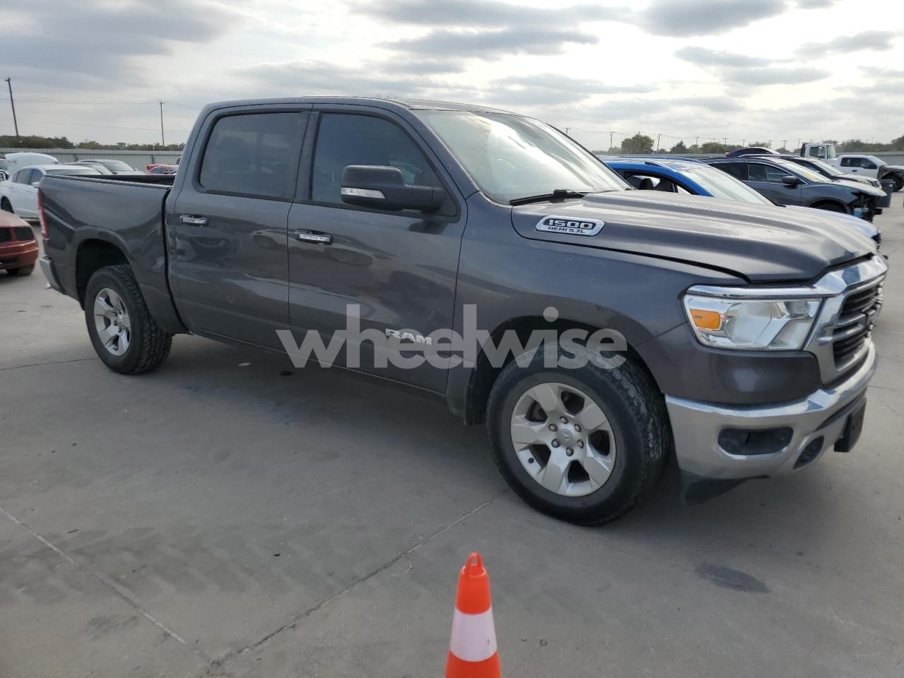 Photo 4 of 2019 RAM 1500 BIG HORN/LONE STAR (VIN 1C6SRFDT0LN198972)