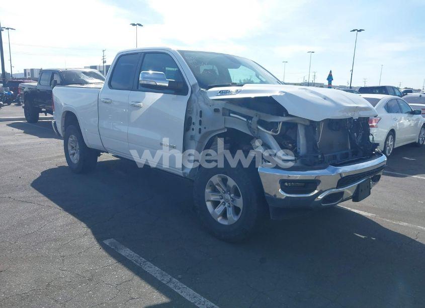 2020 Ram 1500 LARAMIE 4X4 6'4 BOX (VIN 1C6SRFDT0LN253615) main photo