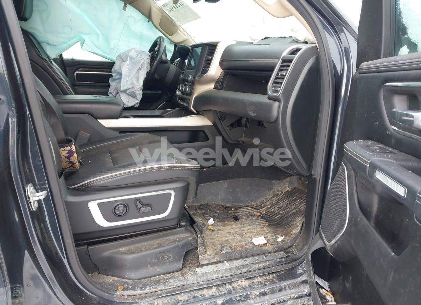 Photo 5 of 2019 Ram 1500 LARAMIE 4X4 6'4 BOX (VIN 1C6SRFDT3KN556578)