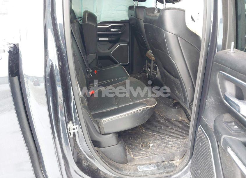 Photo 8 of 2019 Ram 1500 LARAMIE 4X4 6'4 BOX (VIN 1C6SRFDT3KN556578)