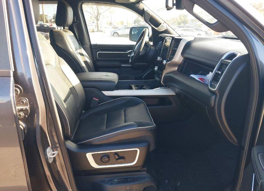 Photo 5 of 2019 Ram 1500 LARAMIE 4X4 6'4 BOX (VIN 1C6SRFDT4KN791846)