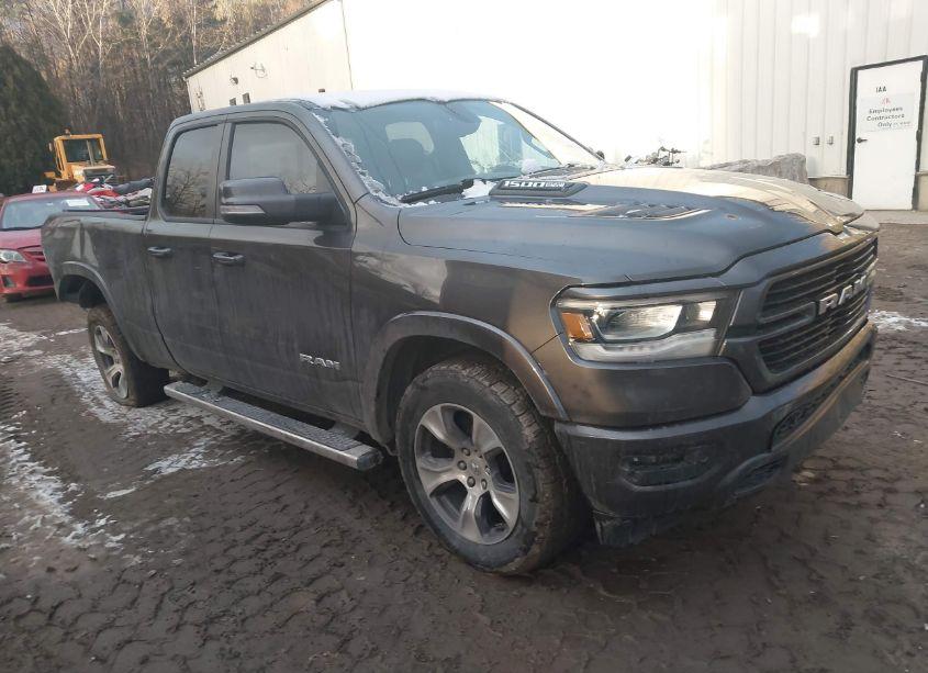 2019 Ram 1500 LARAMIE 4X4 6'4 BOX (VIN 1C6SRFDT5KN914974) main photo