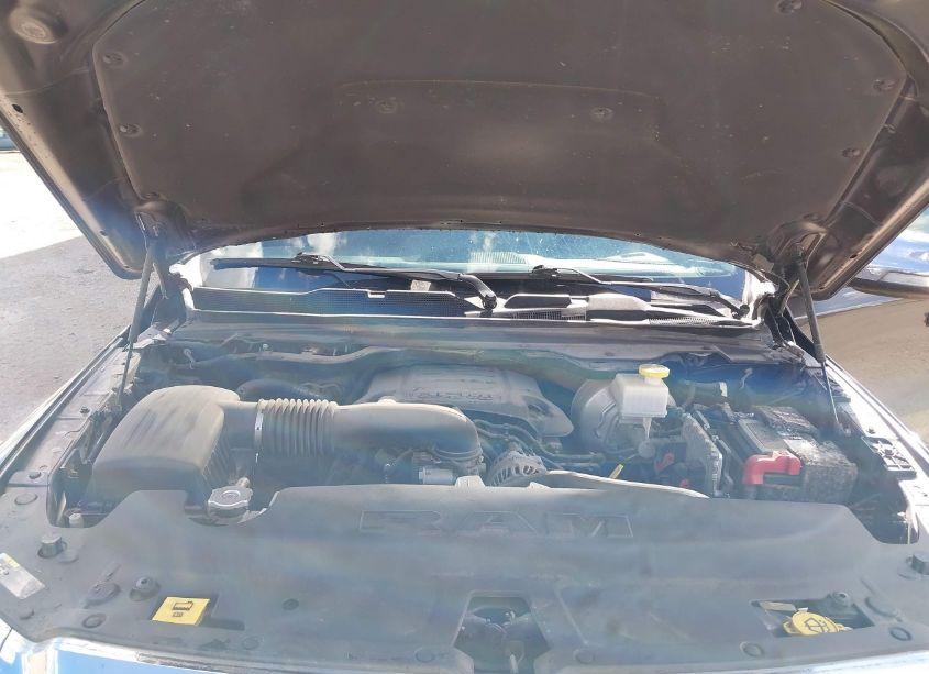 Photo 10 of 2019 Ram 1500 LARAMIE QUAD CAB 4X4 6'4 BOX (VIN 1C6SRFDT6KN806444)