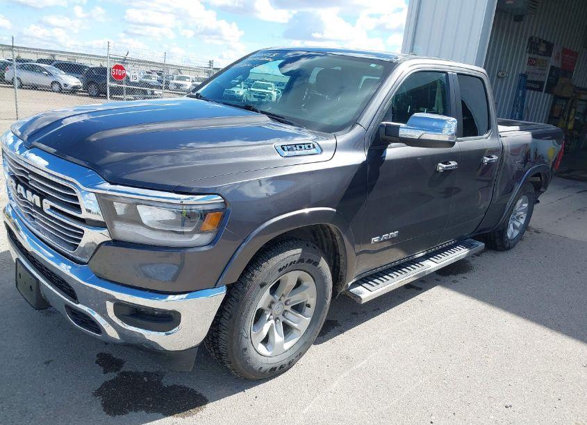 Photo 2 of 2019 Ram 1500 LARAMIE QUAD CAB 4X4 6'4 BOX (VIN 1C6SRFDT6KN806444)