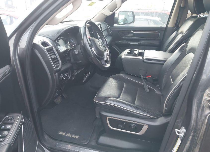 Photo 5 of 2019 Ram 1500 LARAMIE QUAD CAB 4X4 6'4 BOX (VIN 1C6SRFDT6KN806444)