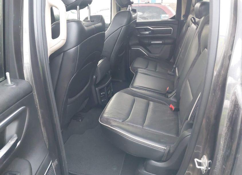 Photo 8 of 2019 Ram 1500 LARAMIE QUAD CAB 4X4 6'4 BOX (VIN 1C6SRFDT6KN806444)