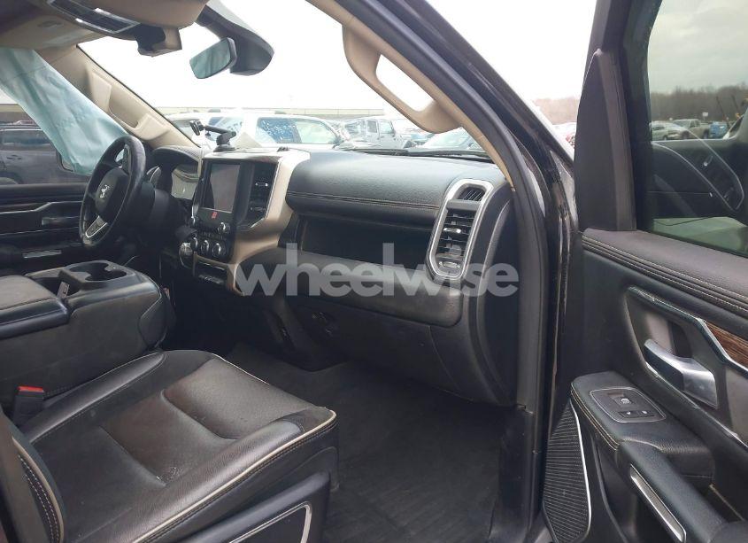 Photo 5 of 2019 Ram 1500 (VIN 1C6SRFDT6KN869740)