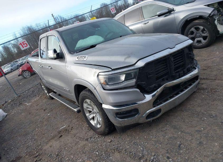 2019 Ram 1500 LARAMIE 4X4 6'4 BOX (VIN 1C6SRFDT9KN748443) main photo
