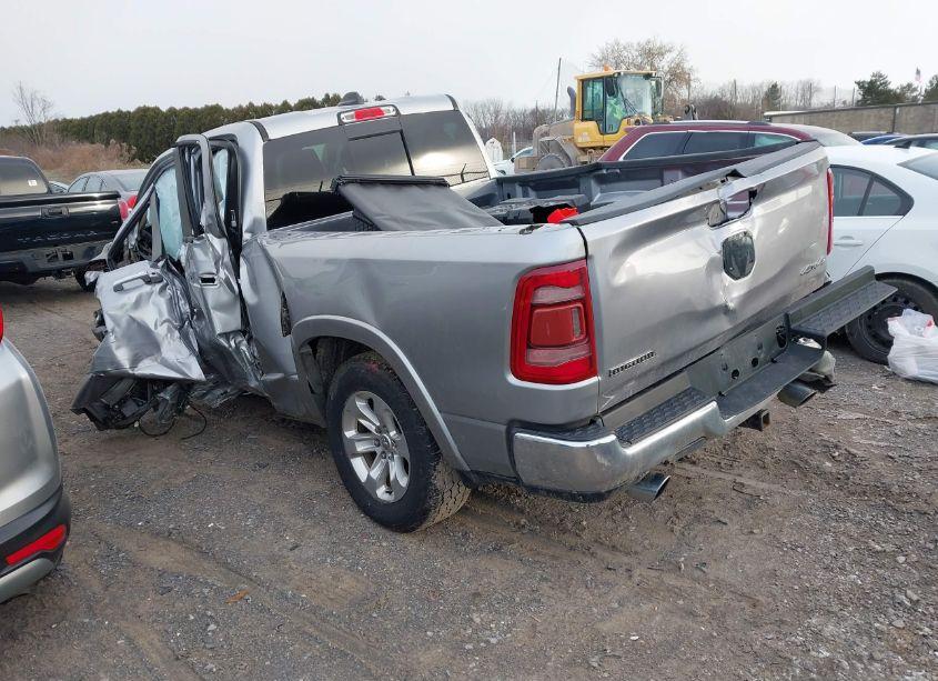 Photo 3 of 2019 Ram 1500 LARAMIE 4X4 6'4 BOX (VIN 1C6SRFDT9KN748443)