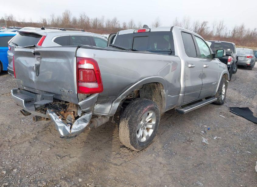 Photo 4 of 2019 Ram 1500 LARAMIE 4X4 6'4 BOX (VIN 1C6SRFDT9KN748443)
