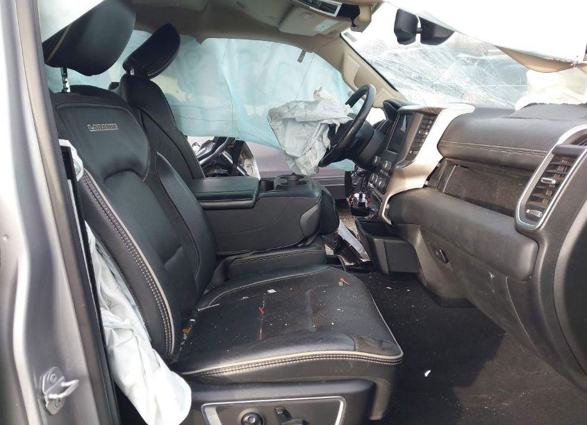 Photo 5 of 2019 Ram 1500 LARAMIE 4X4 6'4 BOX (VIN 1C6SRFDT9KN748443)