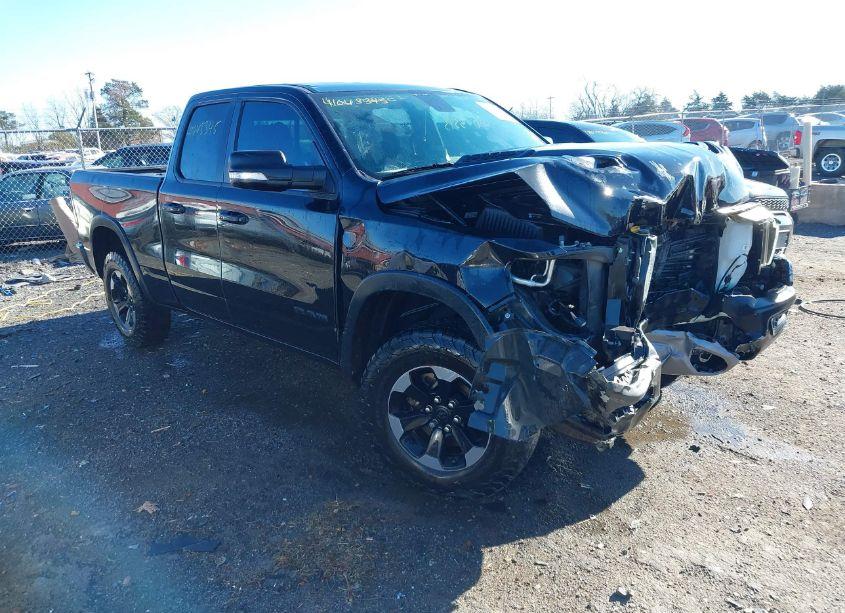 2019 Ram 1500 REBEL 4X4 6'4 BOX (VIN 1C6SRFET3KN843286) main photo