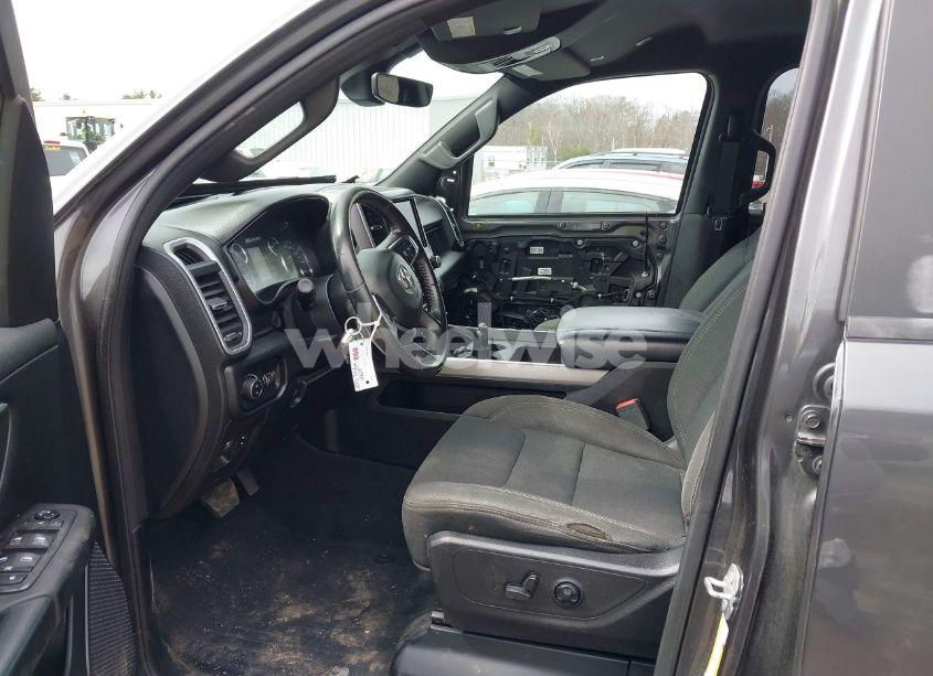 Photo 5 of 2019 Ram 1500 BIG HORN/LONE STAR 4X4 5'7 BOX (VIN 1C6SRFFT0KN912479)