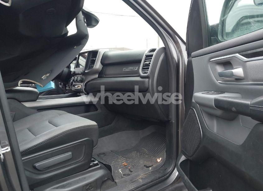 Photo 5 of 2021 Ram 1500 (VIN 1C6SRFFT1MN670255)