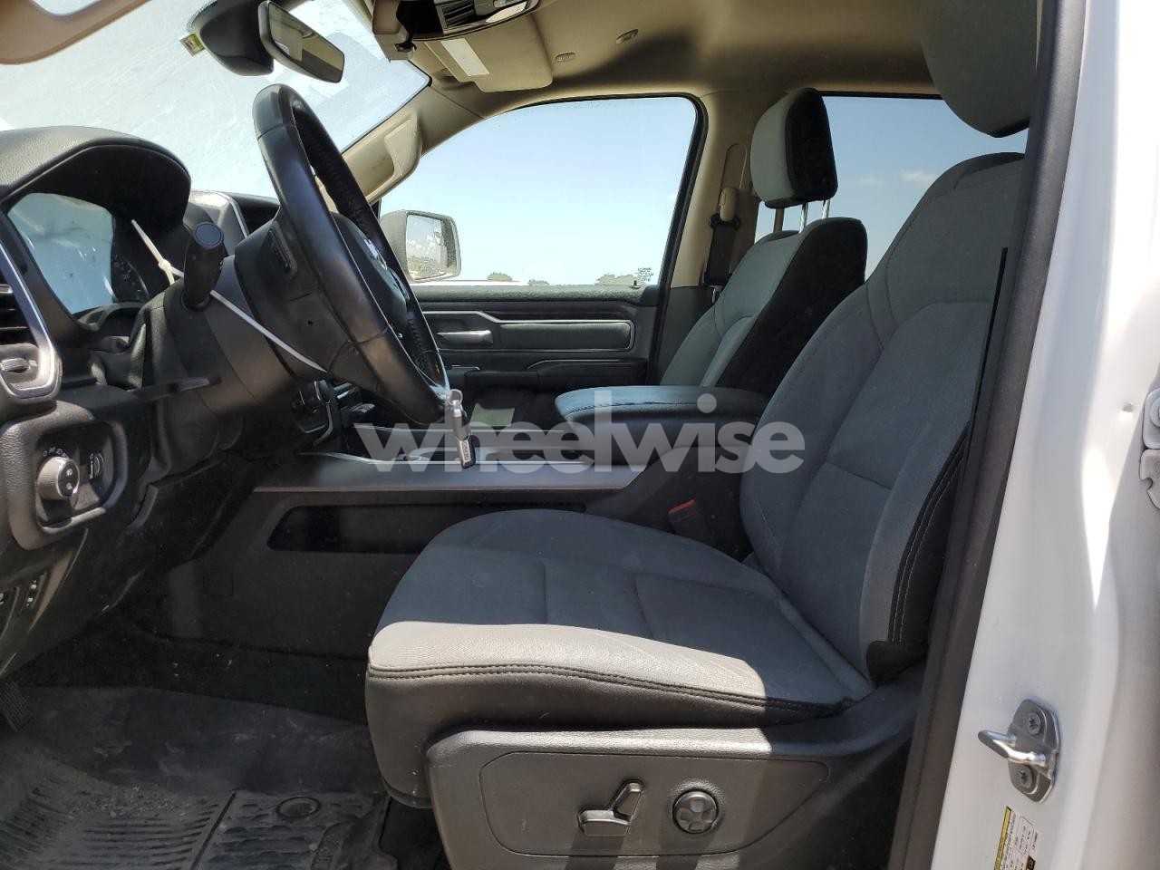 Photo 7 of 2020 RAM 1500 BIG HORN/LONE STAR (VIN 1C6SRFFT4MN719884)