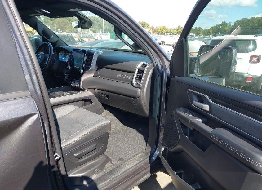 Photo 5 of 2021 Ram 1500 BIG HORN 4X4 5'7 BOX (VIN 1C6SRFFT5MN615663)