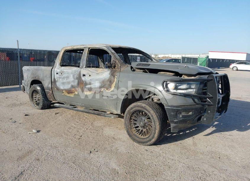 2020 Ram 1500 BIG HORN 4X4 5'7 BOX (VIN 1C6SRFFT6LN383461) main photo