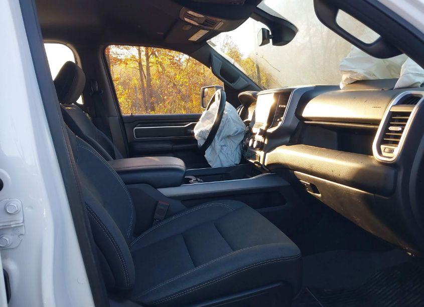 Photo 5 of 2021 Ram 1500 BIG HORN 4X4 5'7 BOX (VIN 1C6SRFFT6MN774465)