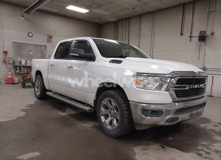 2019 Ram 1500 (VIN 1C6SRFFT7KN645776) main photo