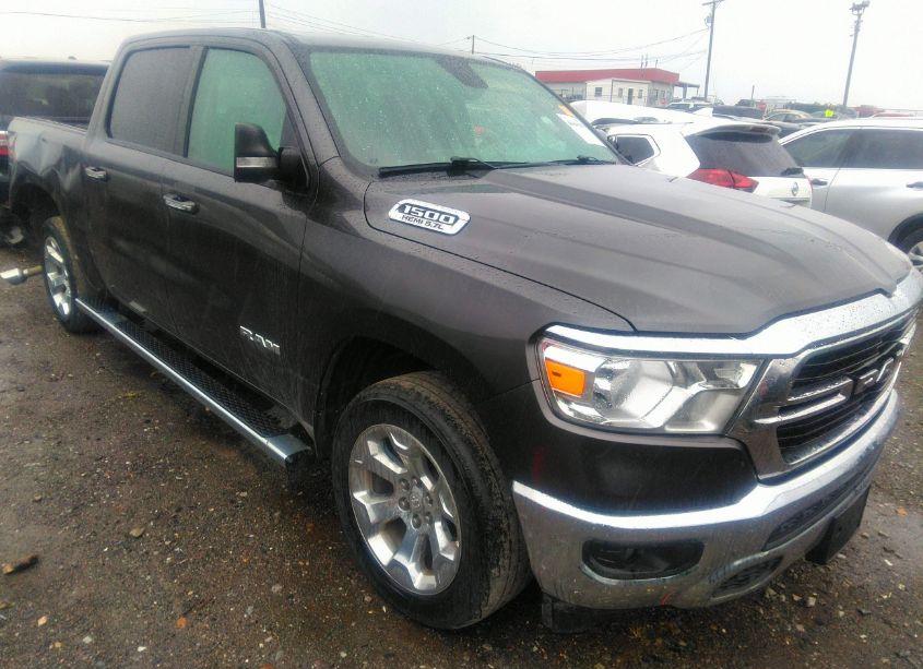 2020 Ram 1500 BIG HORN 4X4 5'7 BOX (VIN 1C6SRFFT7LN345320) main photo
