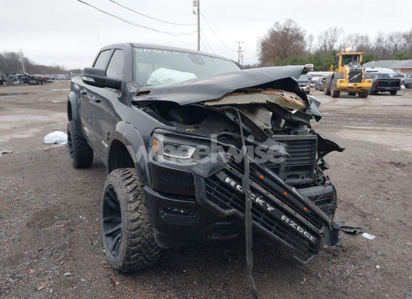 2021 Ram 1500 BIG HORN 4X4 5'7 BOX (VIN 1C6SRFFT7MN653542) main photo