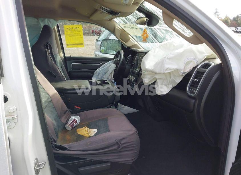 Photo 5 of 2019 Ram 1500 BIG HORN/LONE STAR 4X4 5'7 BOX (VIN 1C6SRFFT8KN903996)