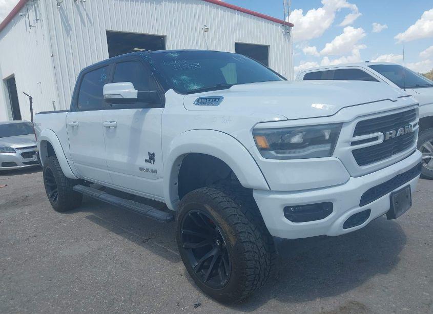 2020 Ram 1500 BIG HORN 4X4 5'7 BOX (VIN 1C6SRFFT8LN282504) main photo