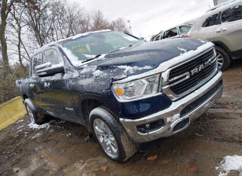 2020 Ram 1500 BIG HORN 4X4 5'7 BOX (VIN 1C6SRFFT8LN376396) main photo