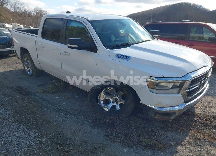 2021 Ram 1500 BIG HORN 4X4 5'7 BOX (VIN 1C6SRFFT8MN572680) main photo