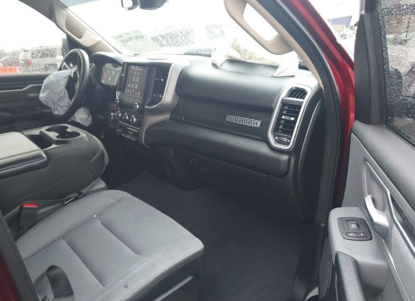 Photo 5 of 2019 Ram 1500 (VIN 1C6SRFFT9KN592577)