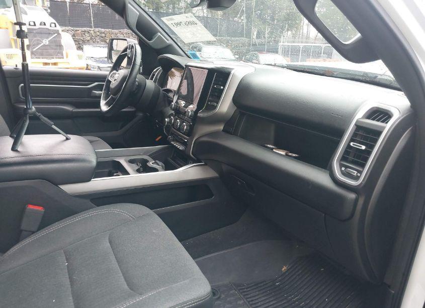 Photo 5 of 2020 Ram 1500 BIG HORN 4X4 5'7 BOX (VIN 1C6SRFFT9LN102382)