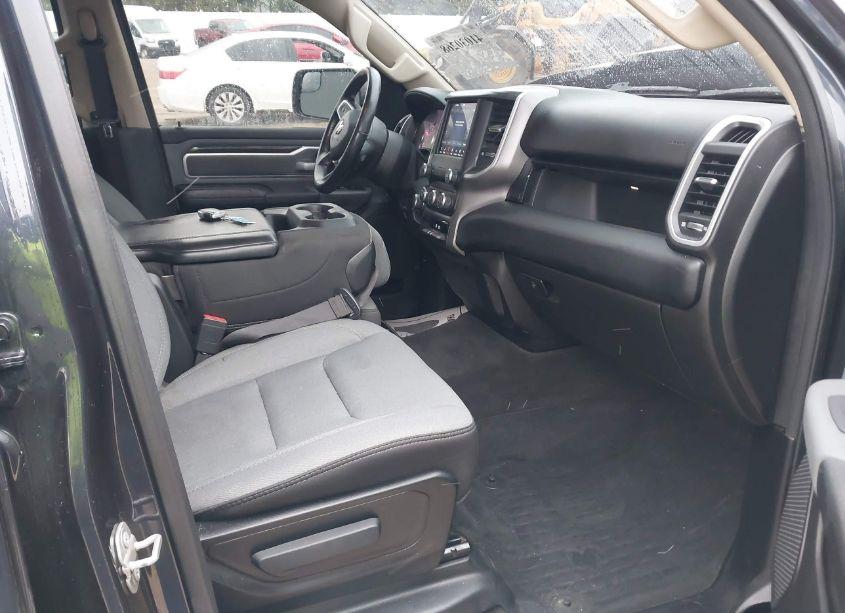 Photo 5 of 2020 Ram 1500 BIG HORN 4X4 5'7 BOX (VIN 1C6SRFFT9LN183576)