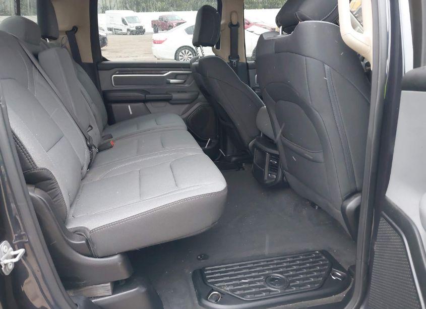 Photo 8 of 2020 Ram 1500 BIG HORN 4X4 5'7 BOX (VIN 1C6SRFFT9LN183576)