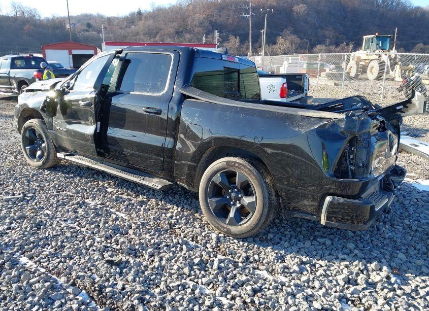 Photo 3 of 2019 Ram 1500 BIG HORN/LONE STAR 4X4 5'7 BOX (VIN 1C6SRFFTXKN583743)