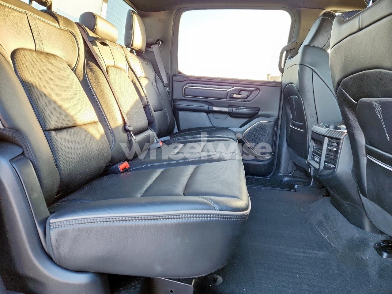 Photo 10 of 2020 RAM 1500 LIMITED (VIN 1C6SRFHT0LN400378)