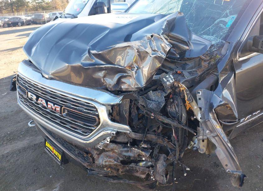 Photo 6 of 2019 Ram 1500 LIMITED 4X4 5'7 BOX (VIN 1C6SRFHT1KN790275)