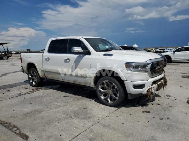 Photo 2 of 2022 RAM 1500 LIMITED (VIN 1C6SRFHT3NN363068)