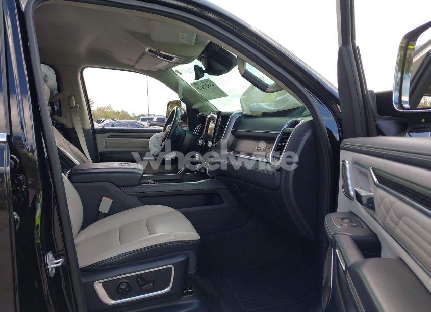 Photo 5 of 2022 Ram 1500 LIMITED 4X4 5'7 BOX (VIN 1C6SRFHT5NN142250)