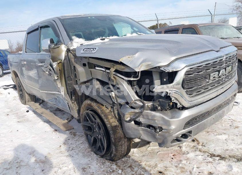 2019 Ram 1500 LIMITED (VIN 1C6SRFHT7KN729724) main photo
