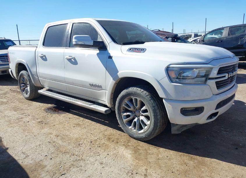2020 Ram 1500 LARAMIE 4X4 5'7 BOX (VIN 1C6SRFJMXLN244871) main photo