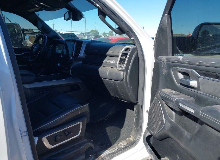 Photo 5 of 2020 Ram 1500 LARAMIE 4X4 5'7 BOX (VIN 1C6SRFJMXLN244871)