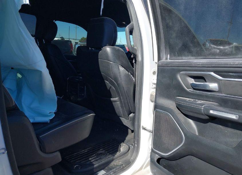 Photo 8 of 2020 Ram 1500 LARAMIE 4X4 5'7 BOX (VIN 1C6SRFJMXLN244871)